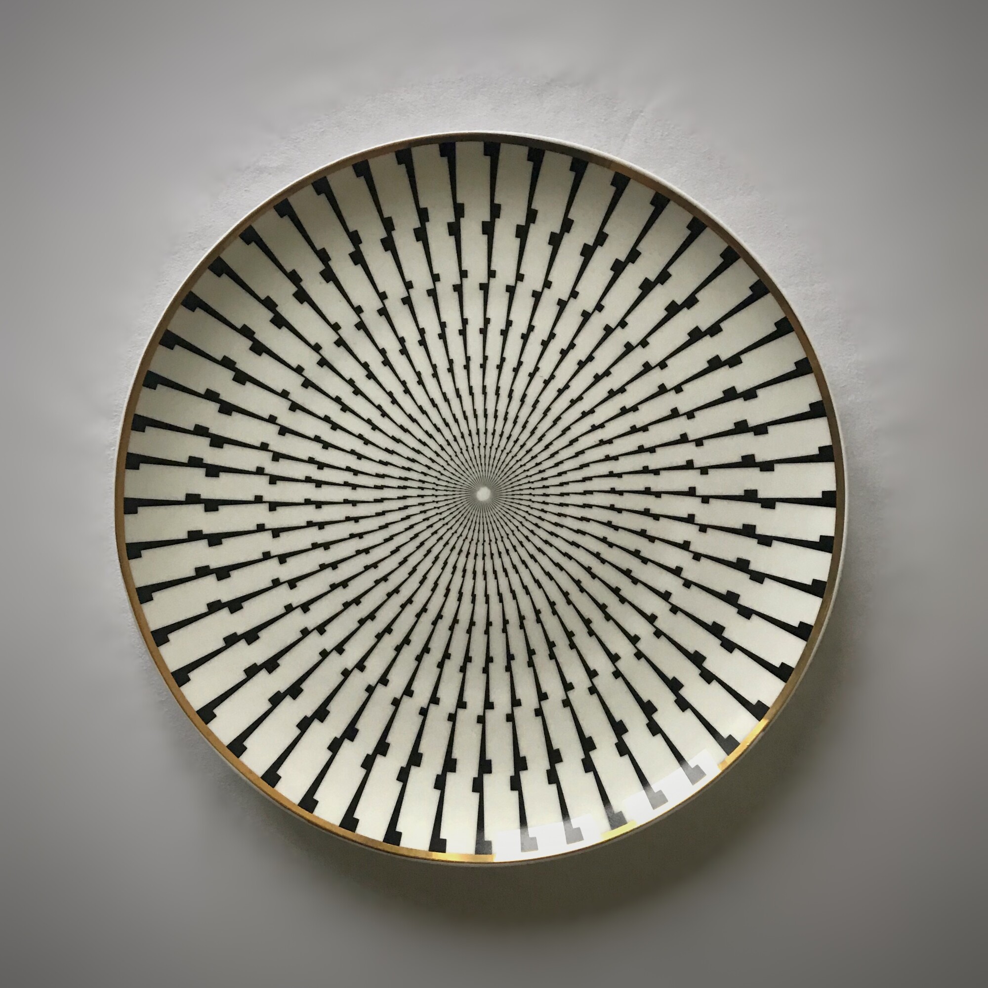 Тарелка "Молния" из коллекции "Геометрия" (27 см)