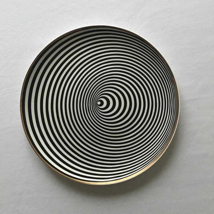 Тарелка "Иллюзия" из коллекции "Геометрия" (27 см)