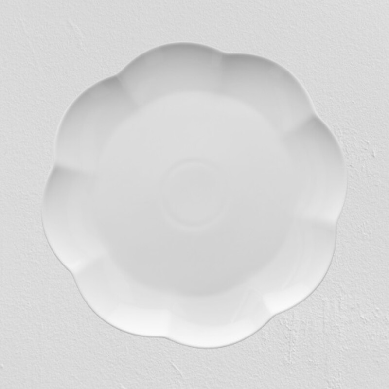 Тарелка обеденная "Цветок" (26 см), белая